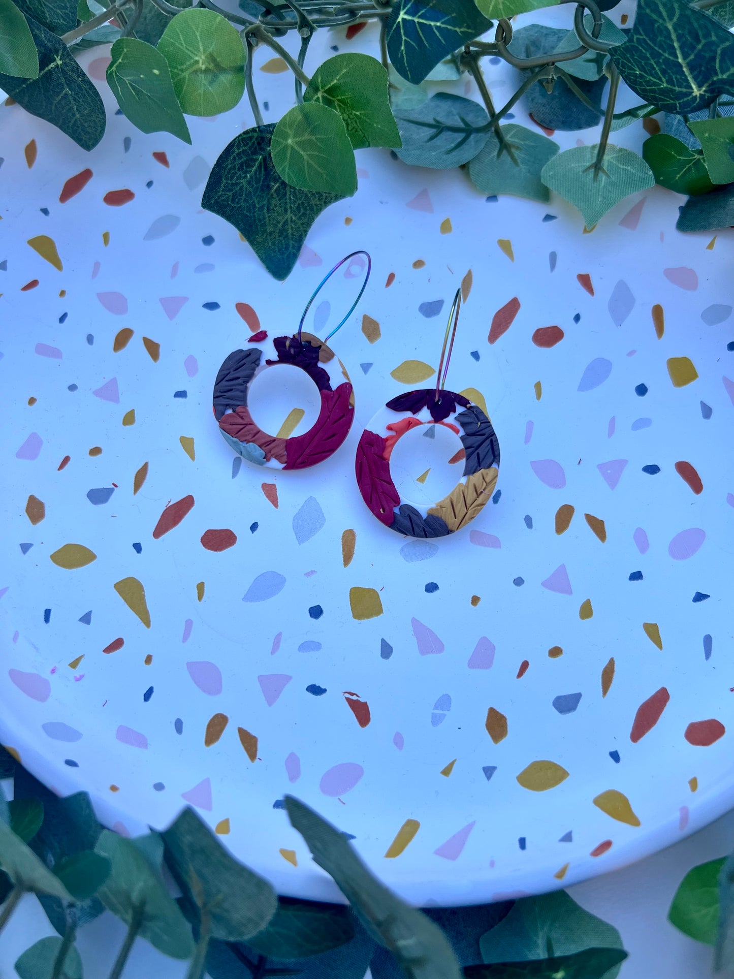 Leaf Pattern Fall earrings-Hoop